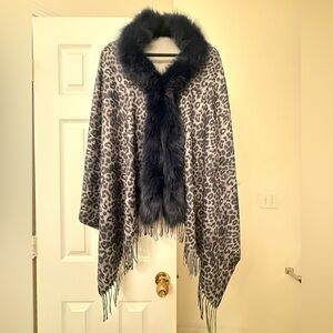 La Fiorentina l Wrap with Real Fur Trim Leopard Print